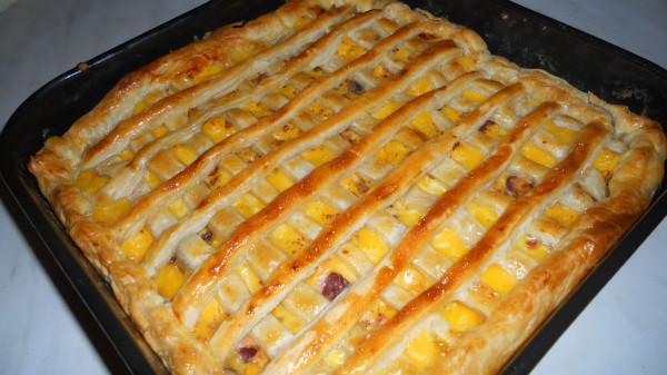 flan con frabuesas envuelto en hojaldre