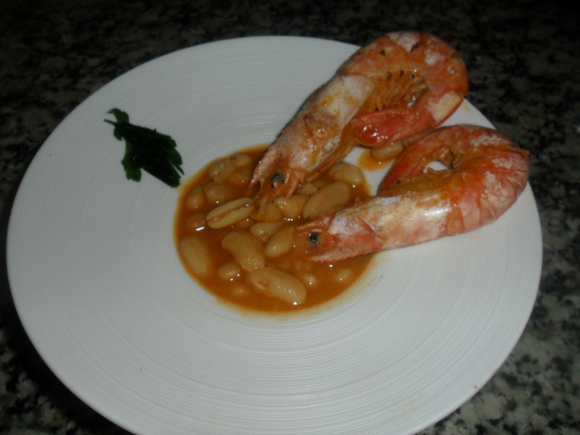 JUDÍAS BLANCAS CON GAMBAS