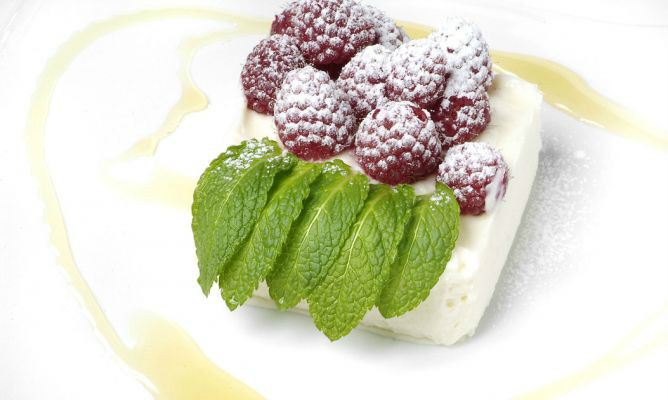 Crema de queso manchego con frambuesas