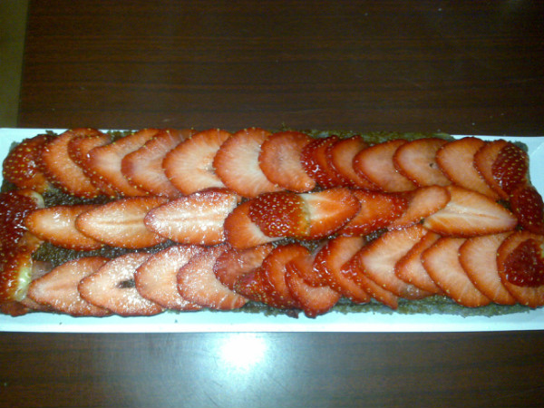 Bizcocho borracho con frutas del bosque